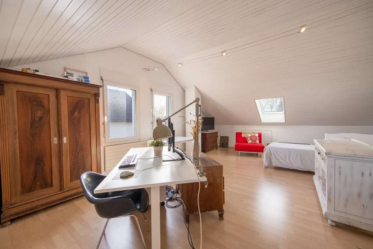 Attraente casa bifamiliare di 6,5 stanze in una posizione adatta alle famiglie - Foto 13 di 13