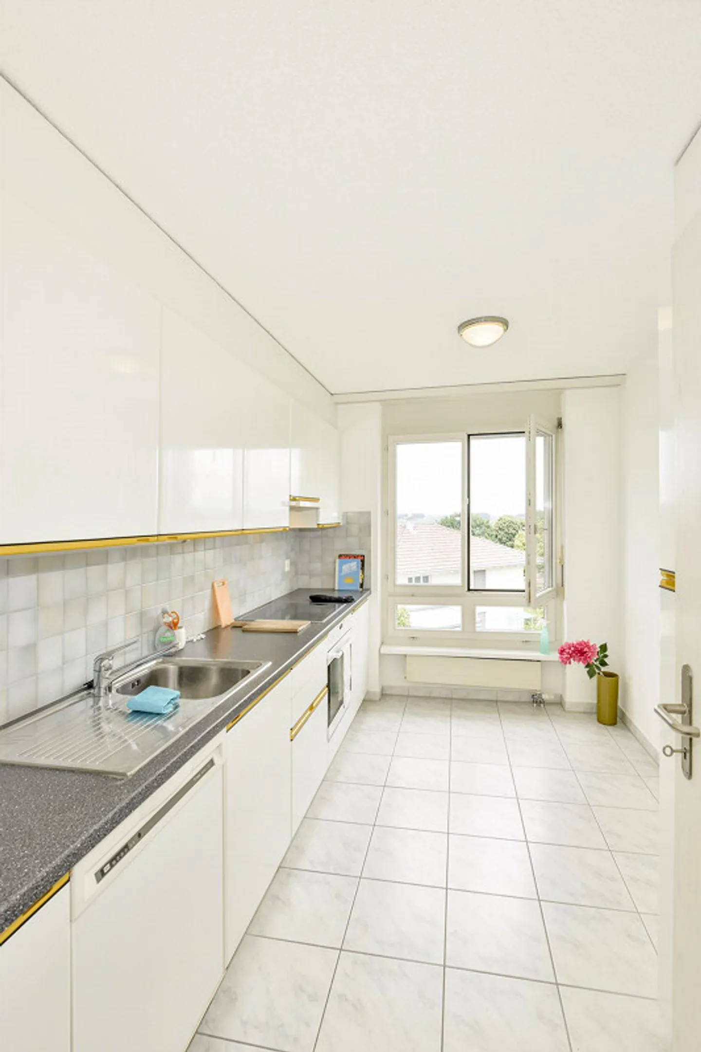 Appartement lumineux et spacieux - 1 mois de loyer gratuit - Photo 4 sur 13
