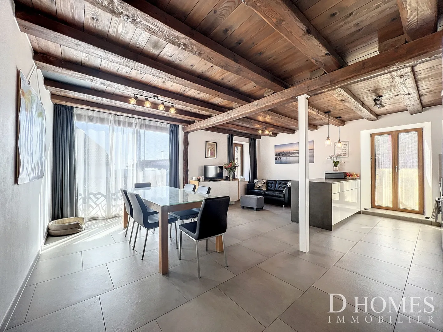 Maison Villageoise Rénovée - Photo 3 sur 13