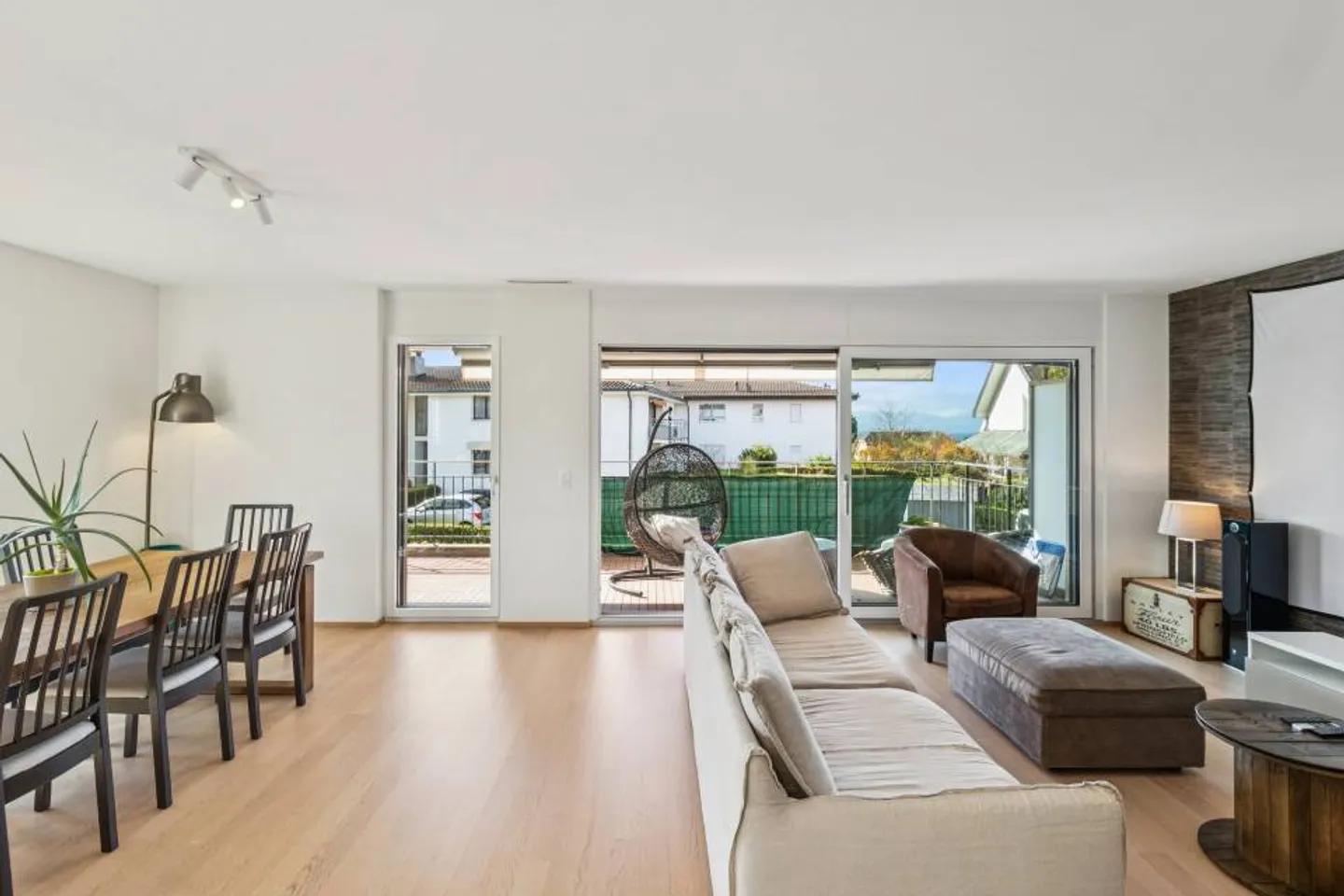 High standing in St-Sulpice VD - Photo 3 of 13