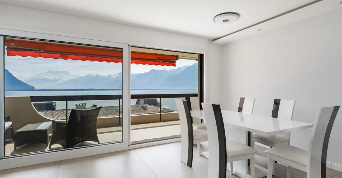 Superb 3.5 room apartment on the lake shore for sale in the center of Montreux - Photo 4 of 12