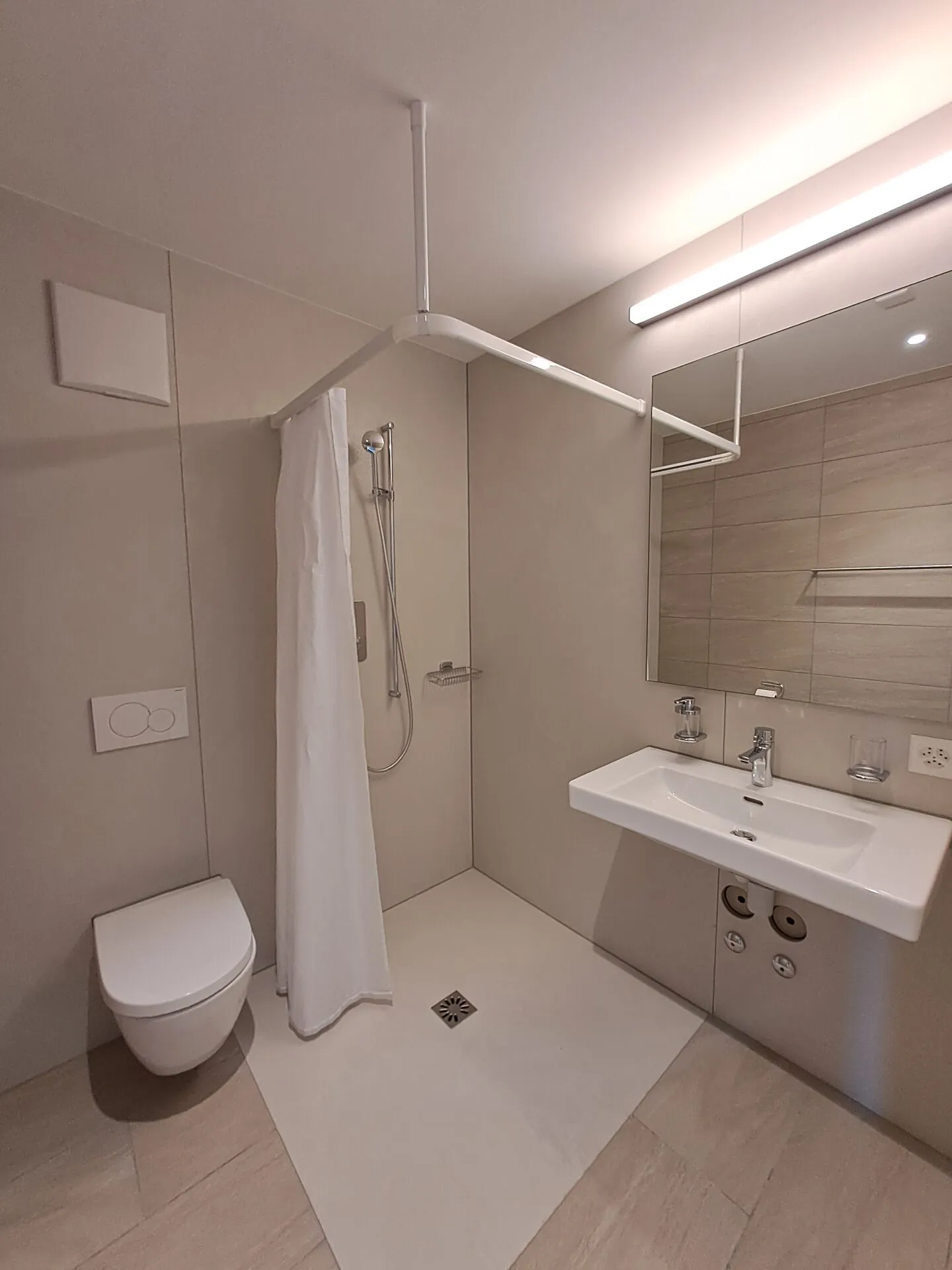 Appartamenti 1,5 camere accessibili in sedia a rotelle con balcone - Foto 3 di 12