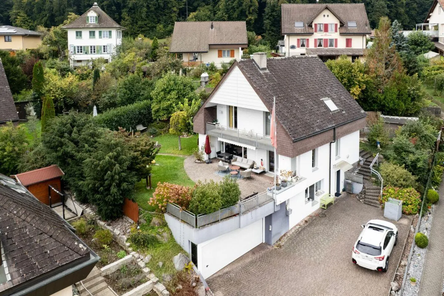 Single-family house in a quiet location in Seon - Photo 1 of 13