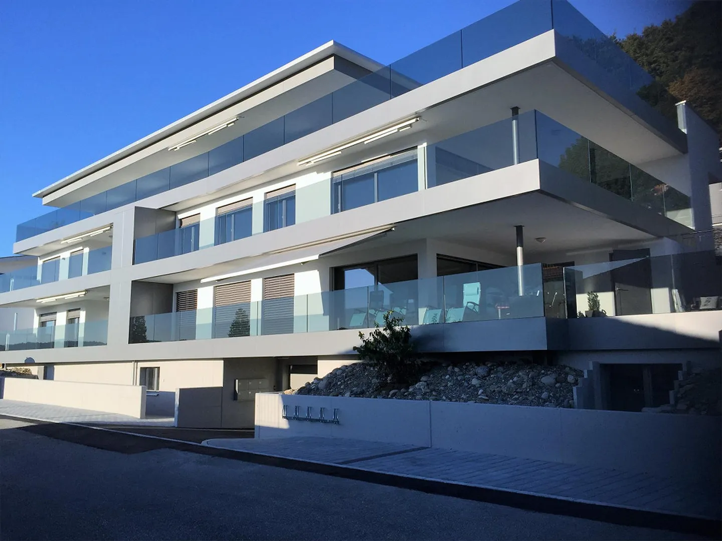 Appartamento moderno di 3,5 locali con terrazza a Triengen in una bella posizione - Foto 2 di 10