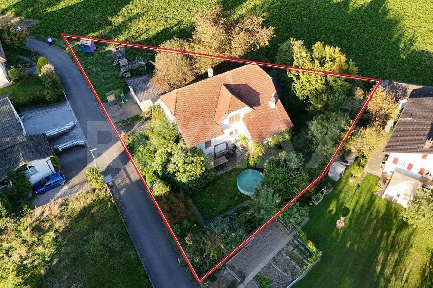 Edificio storico 6½ stanze casa unifamiliare, 923 m³, GF 1,135 m², W3, potenziale per ristrutturazione,... - Foto 1 di 9