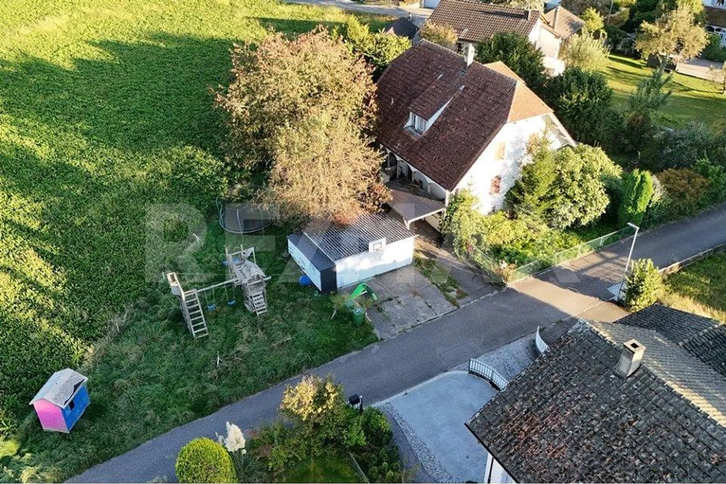 Edificio storico 6½ stanze casa unifamiliare, 923 m³, GF 1,135 m², W3, potenziale per ristrutturazione,... - Foto 2 di 9