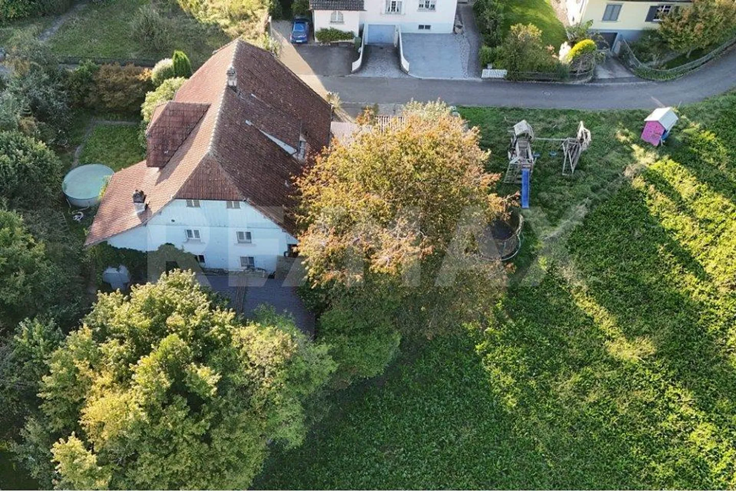 Edificio storico 6½ stanze casa unifamiliare, 923 m³, GF 1,135 m², W3, potenziale per ristrutturazione,... - Foto 3 di 9