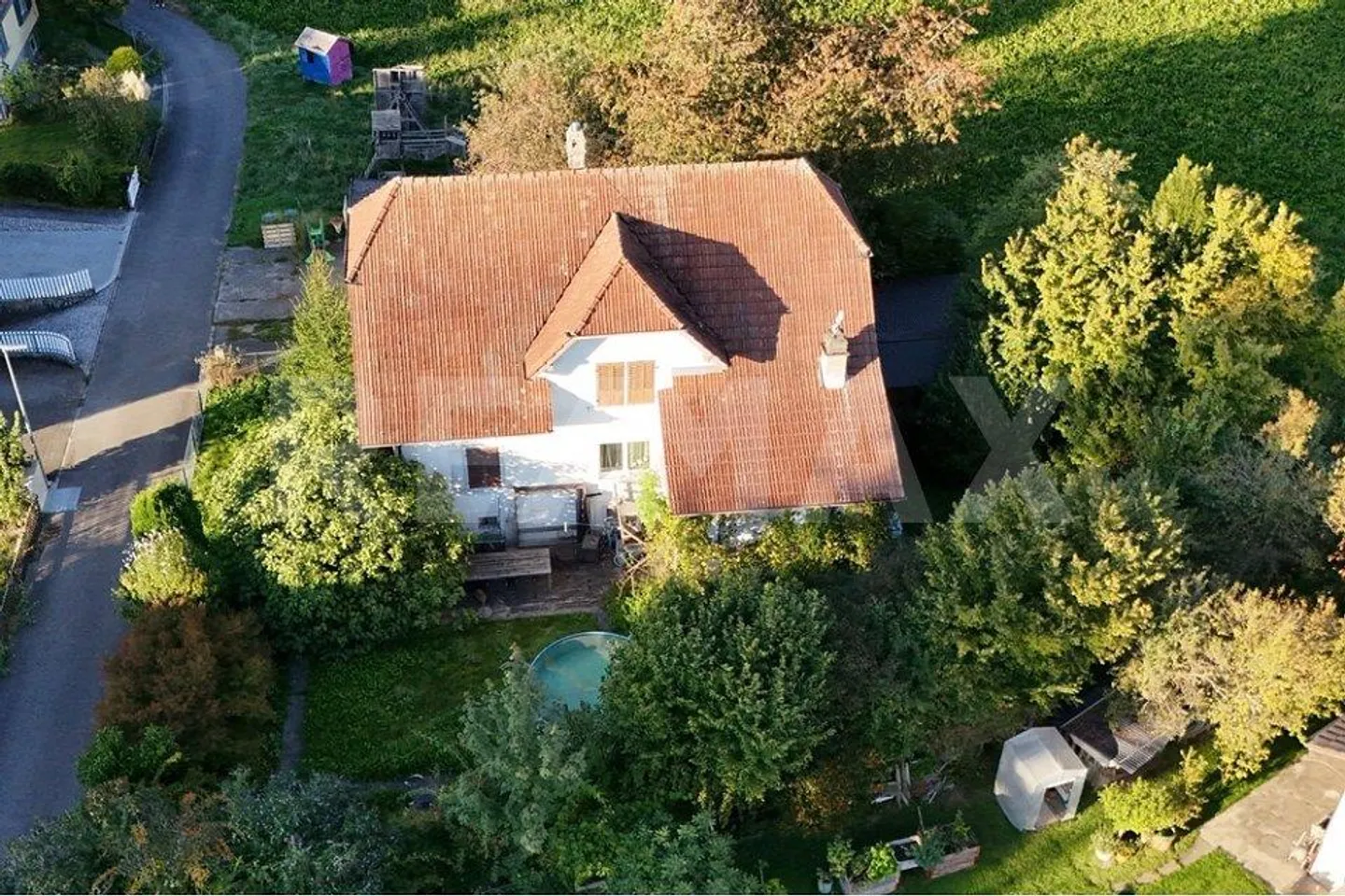 Edificio storico 6½ stanze casa unifamiliare, 923 m³, GF 1,135 m², W3, potenziale per ristrutturazione,... - Foto 4 di 9