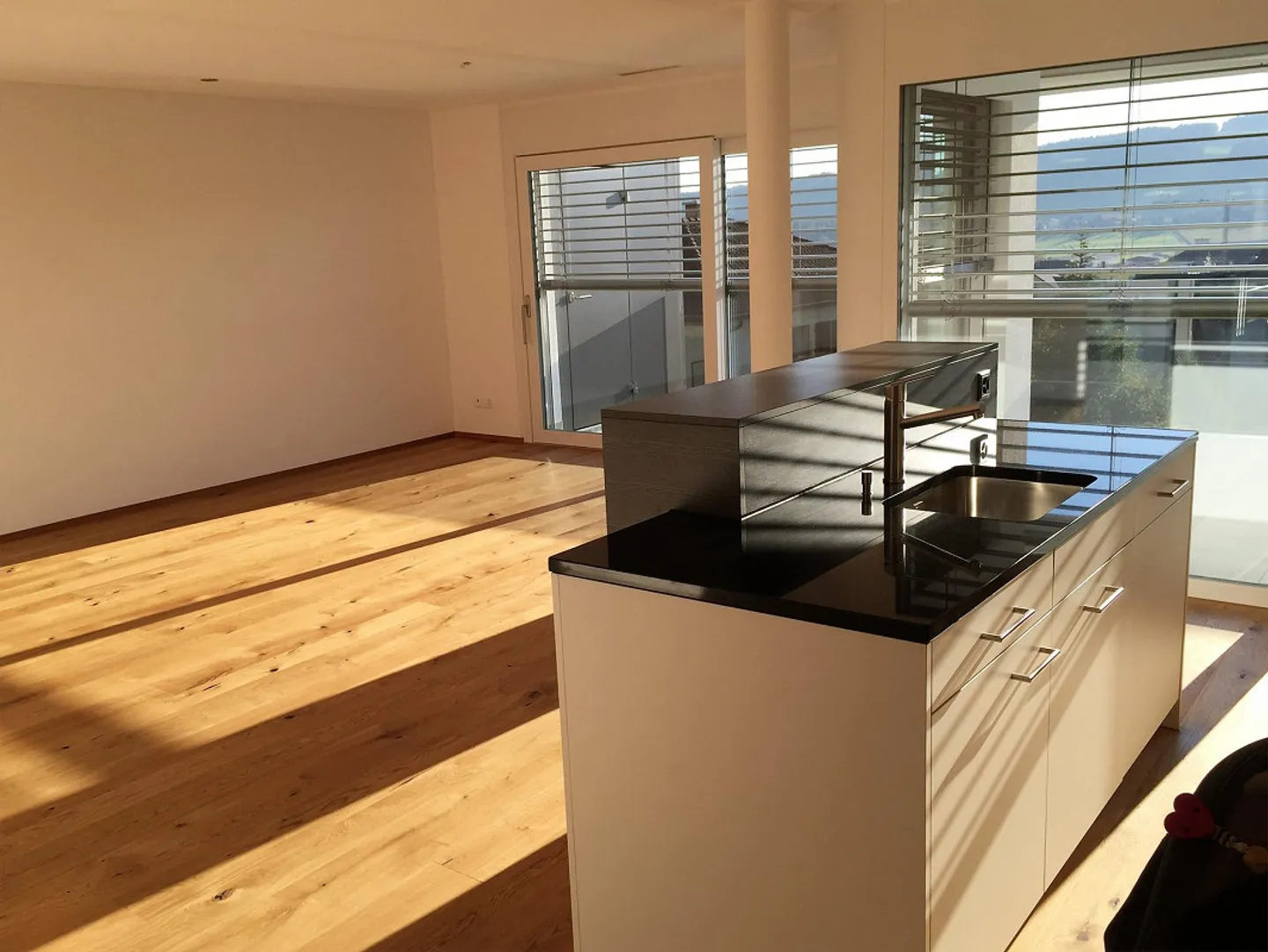 Appartamento moderno di 3,5 locali con terrazza a Triengen in una bella posizione - Foto 8 di 10