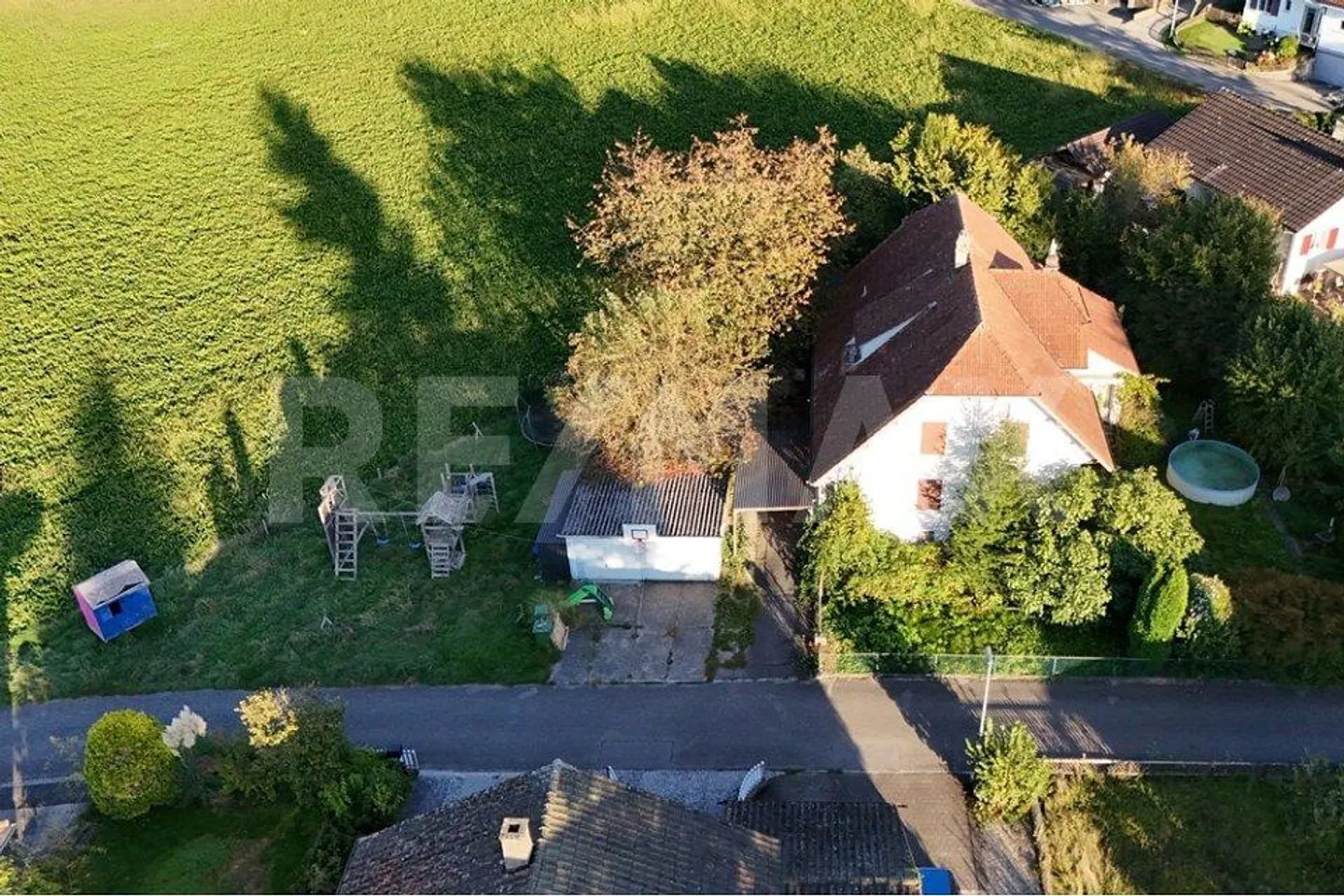 Edificio storico 6½ stanze casa unifamiliare, 923 m³, GF 1,135 m², W3, potenziale per ristrutturazione,... - Foto 5 di 9