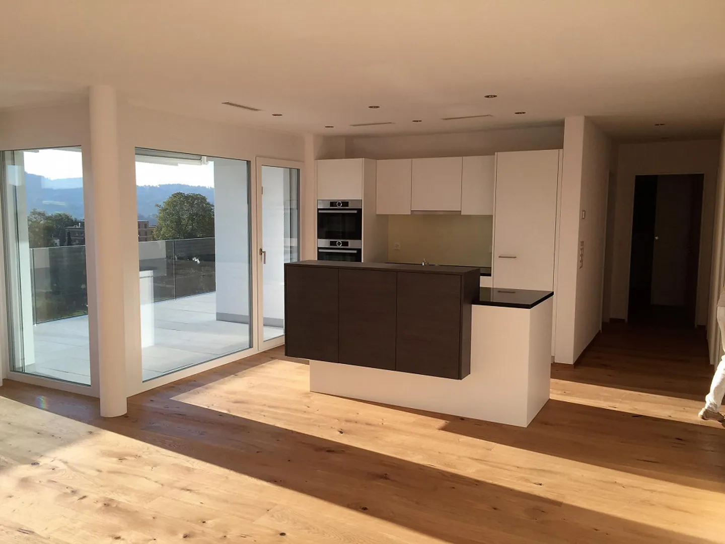 Appartamento moderno di 3,5 locali con terrazza a Triengen in una bella posizione - Foto 9 di 10