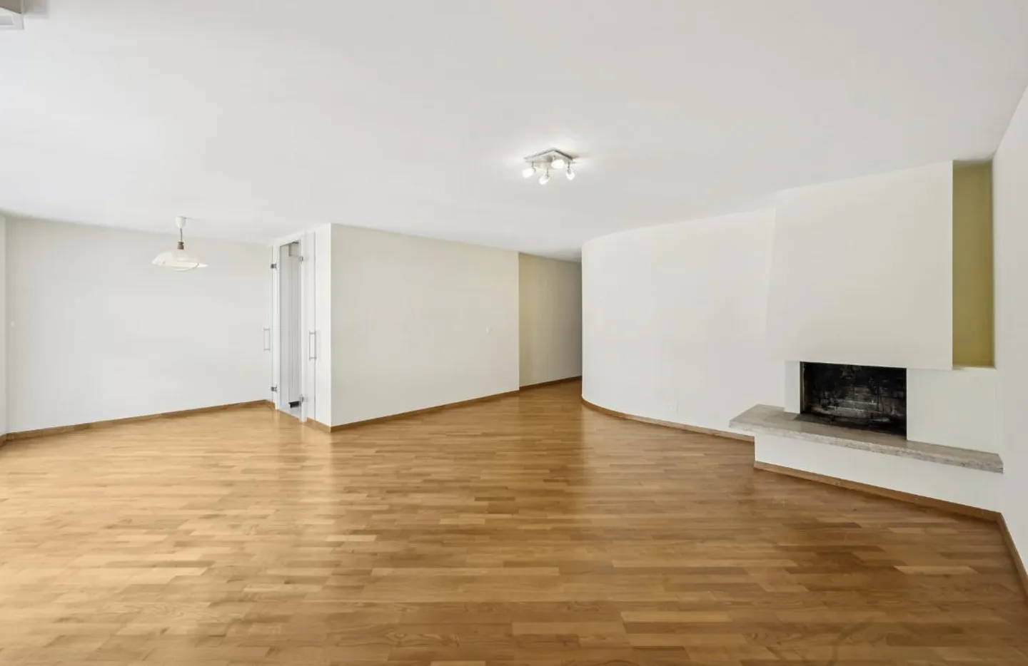 Central living, relaxed life - Photo 1 of 12
