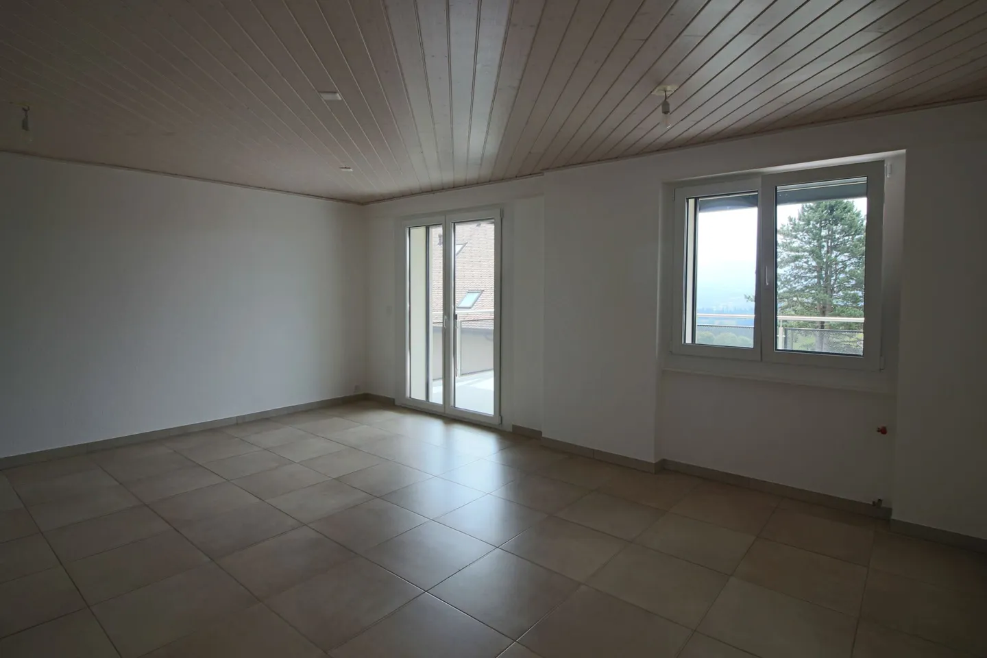 Charmante 4.5 Zimmer Wohnung - Foto 2 von 9