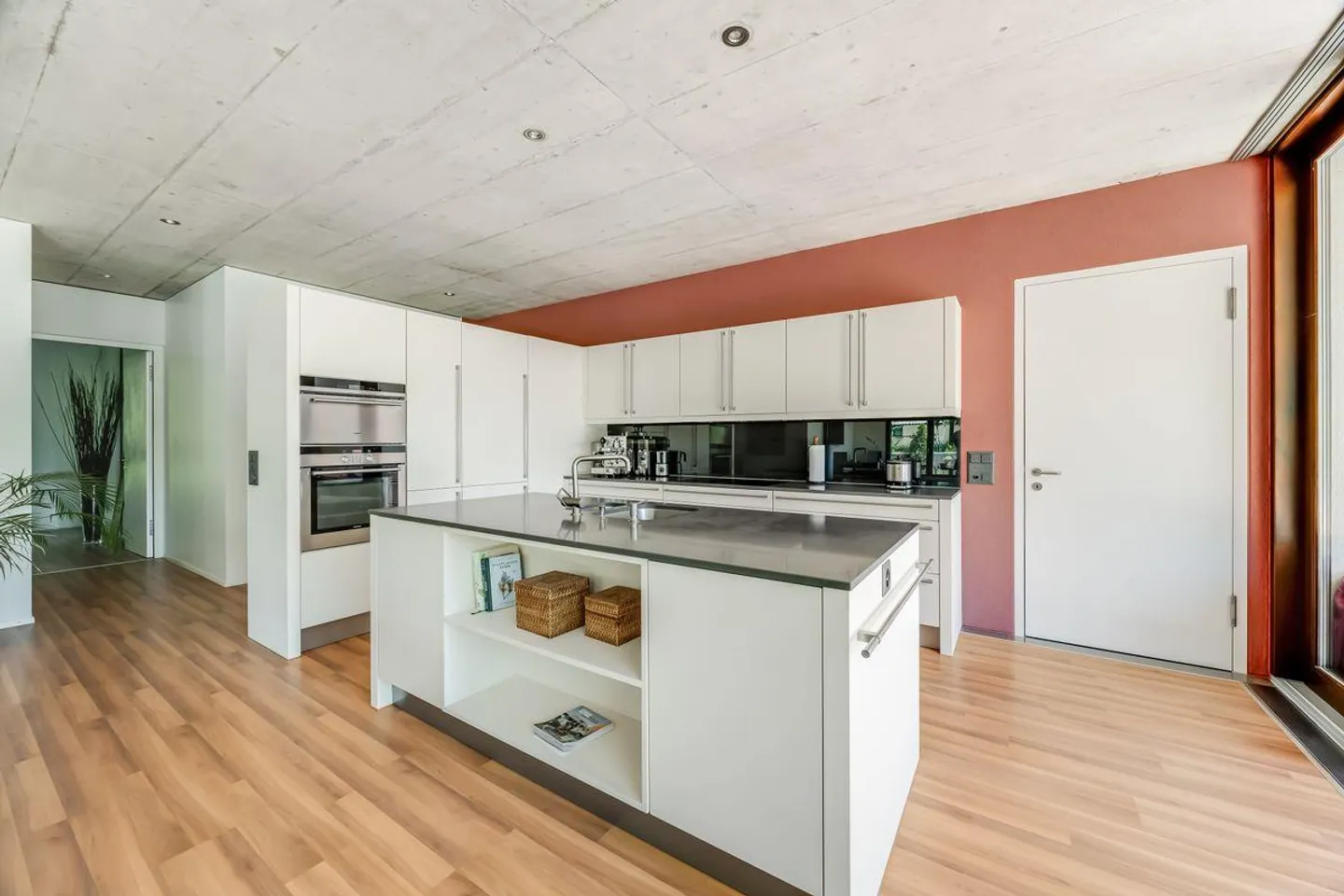 Appartement lumineux en rez-de-chaussée avec terrasse impressionnante et vue à 6440 Ingenbohl-Brunnen - Photo 4 sur 13