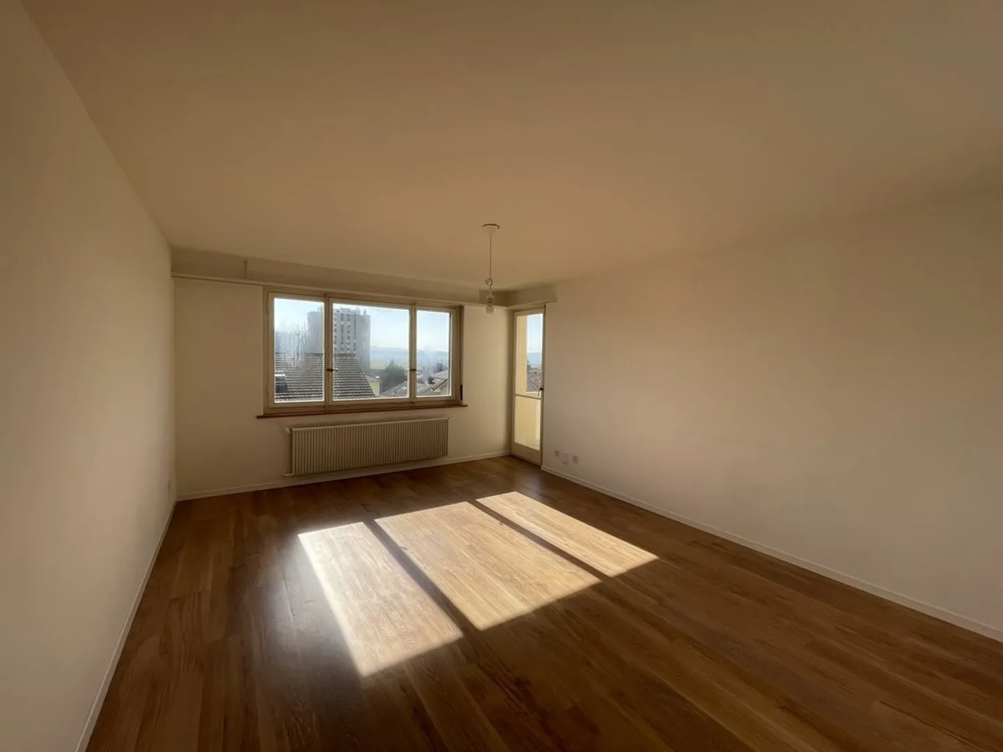 Appartement 4.5 pièces - Foto 2 von 9