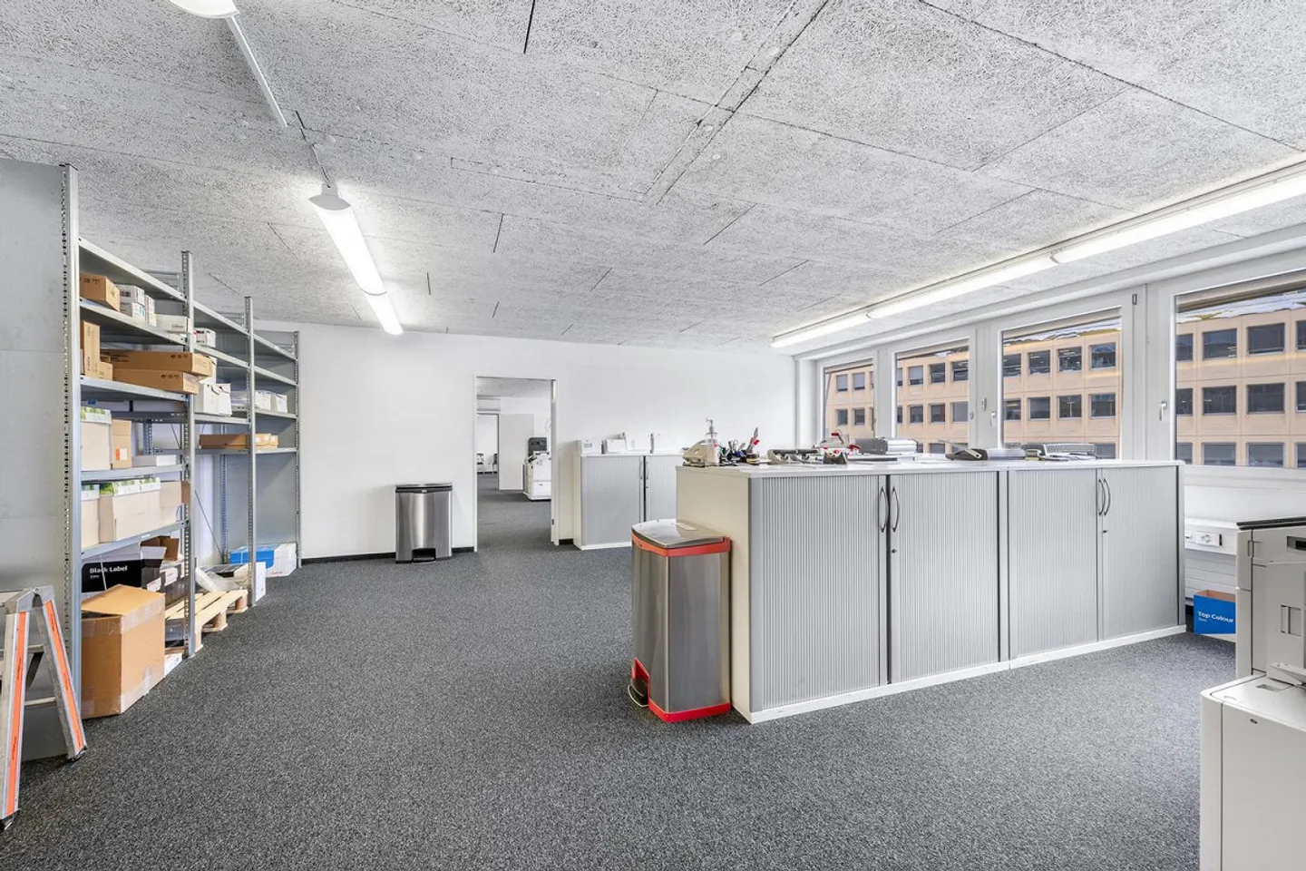 Modern/Air-conditioned Offices in Central Dübendorf from 150 CHF per m2 * year - Photo 20 of 30
