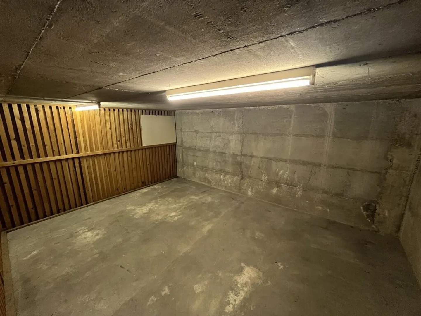 Edificio ad uso misto in affitto - Foto 2 di 3