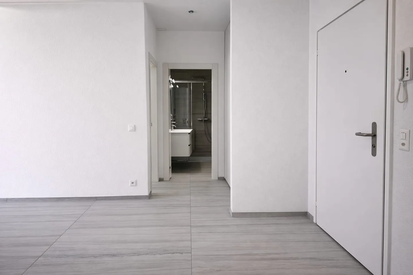 Renovated Apartment with Mountain View - Photo 13 of 13