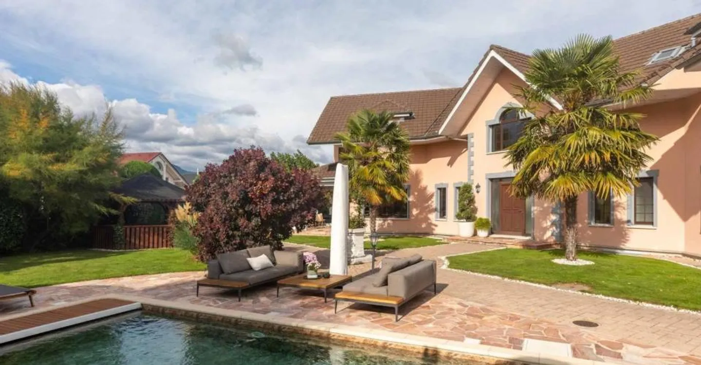 Wundervolle außergewöhnliche Villa in Chavannes-de-Bogis - Foto 2 von 7