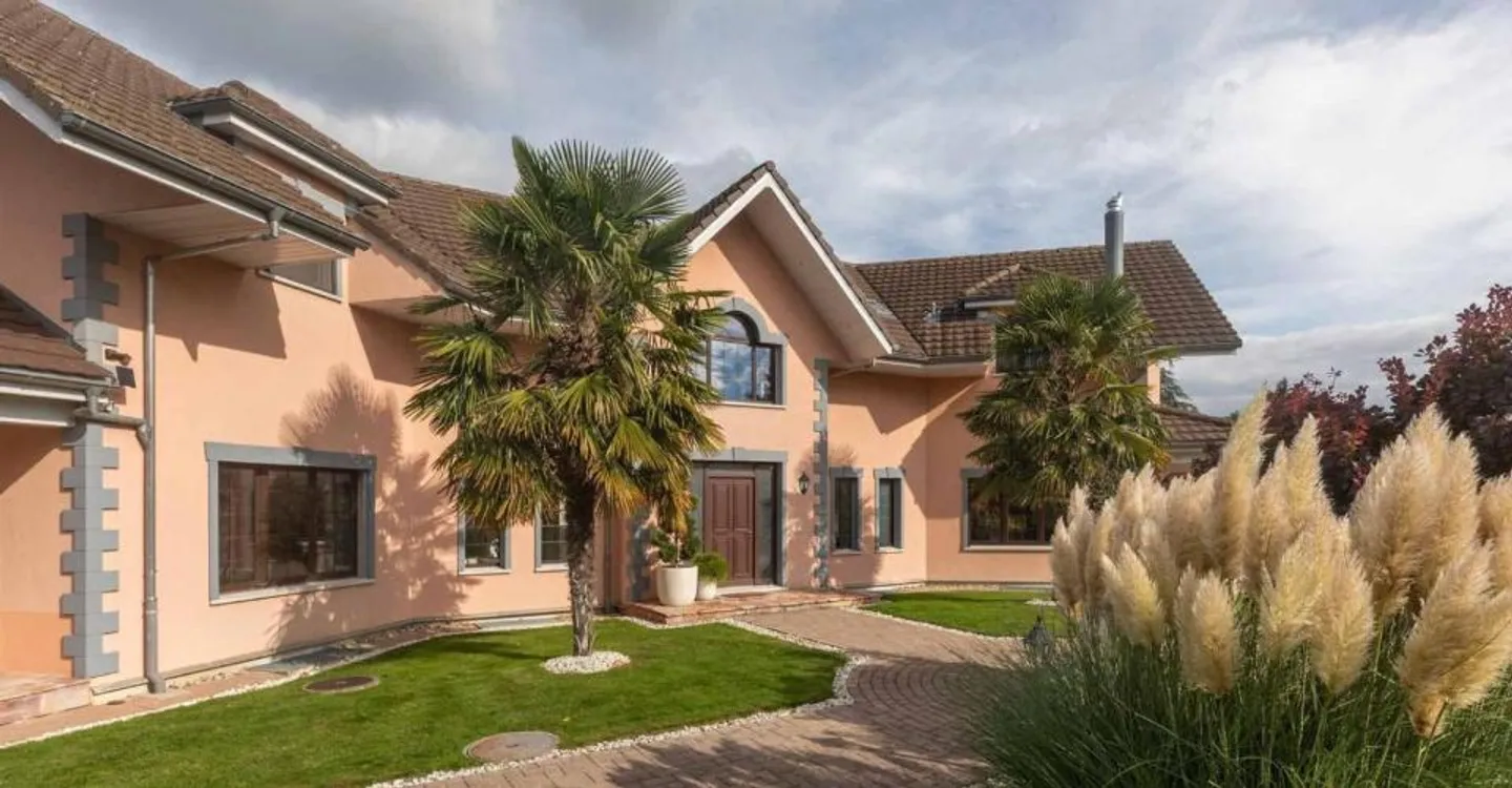 Wundervolle außergewöhnliche Villa in Chavannes-de-Bogis - Foto 3 von 7