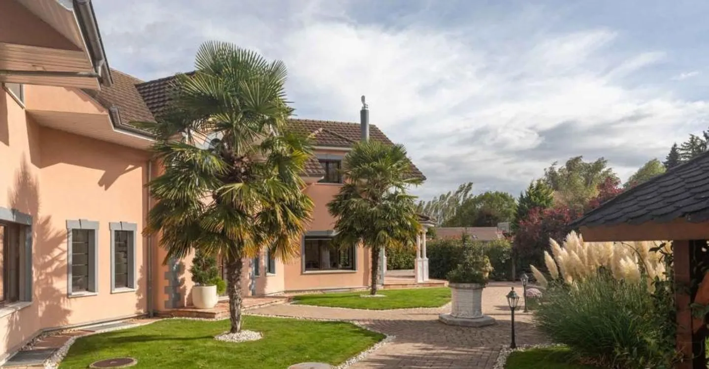 Wundervolle außergewöhnliche Villa in Chavannes-de-Bogis - Foto 4 von 7