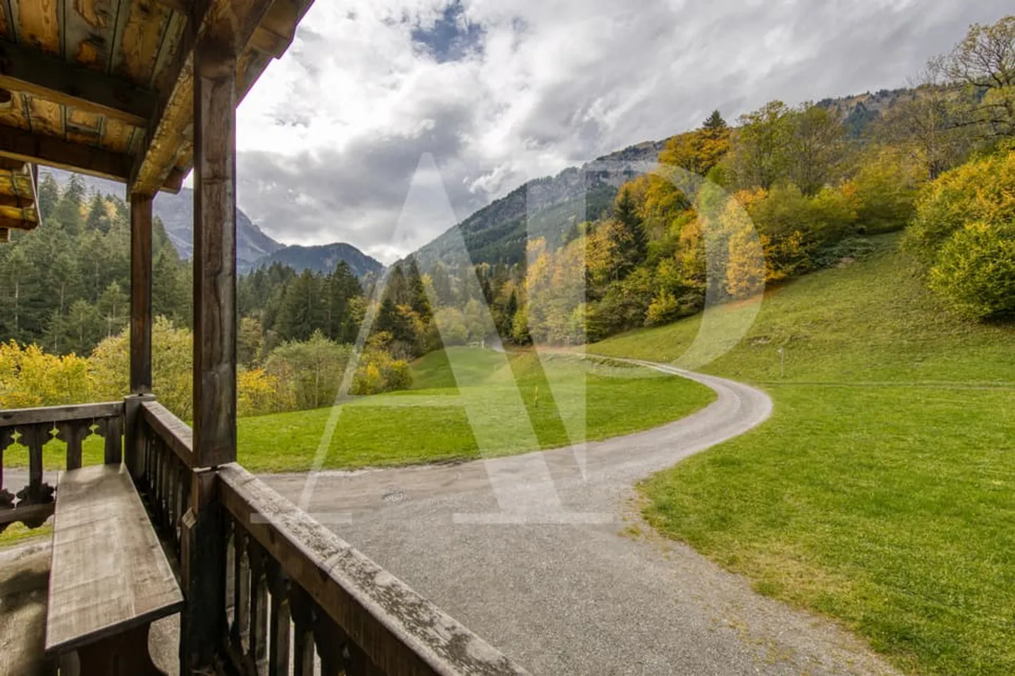IN VENDITA APPARTAMENTO 5.5 STANZE IN UN CHALET AUTENTICO - Foto 6 di 13