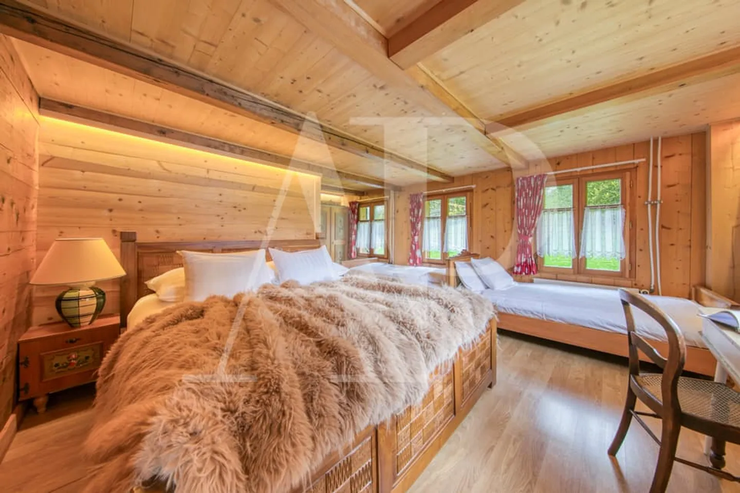 IN VENDITA APPARTAMENTO 5.5 STANZE IN UN CHALET AUTENTICO - Foto 10 di 13