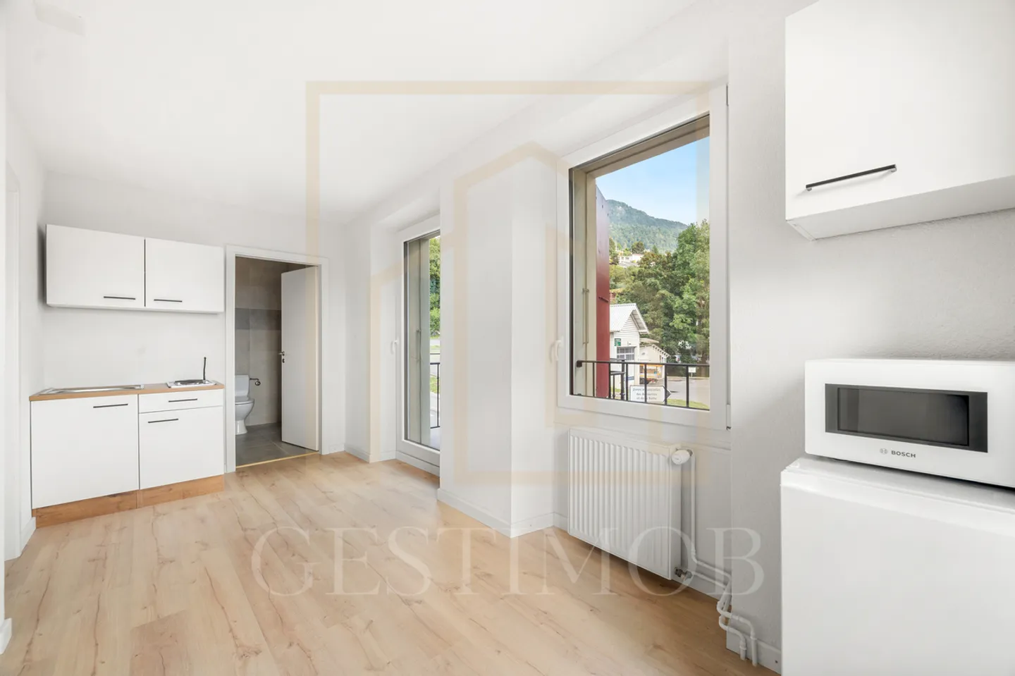 Opportunité : Immeuble entièrement rénové - Photo 10 sur 11