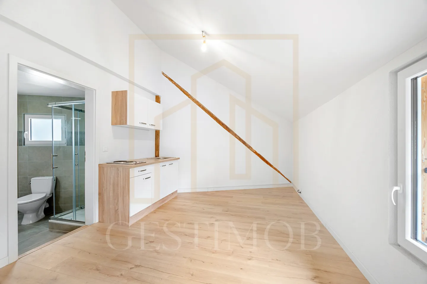 Opportunité : Immeuble entièrement rénové - Photo 5 sur 11