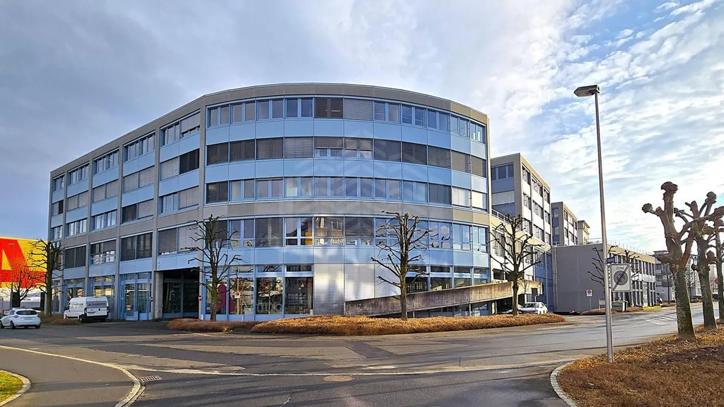 TOP BÜROFLÄCHE ROTKREUZ – WO ERFOLG BEGINNT - Foto 8 von 9