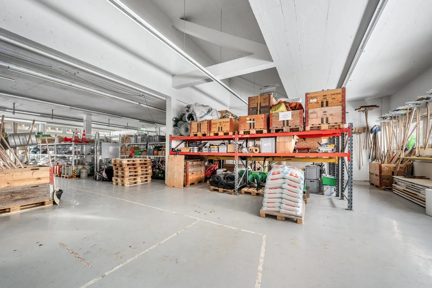 Modern/Air-conditioned Offices in Central Dübendorf from 150 CHF per m2 * year - Photo 28 of 30