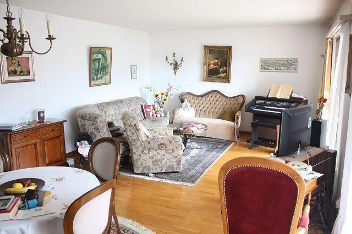 «3 1/2-Zimmer-Wohnung mit 2 PP im 1. OG Appartamento di 3 1/2 locali con 2 PP nel primo piano» - Foto 3 von 15
