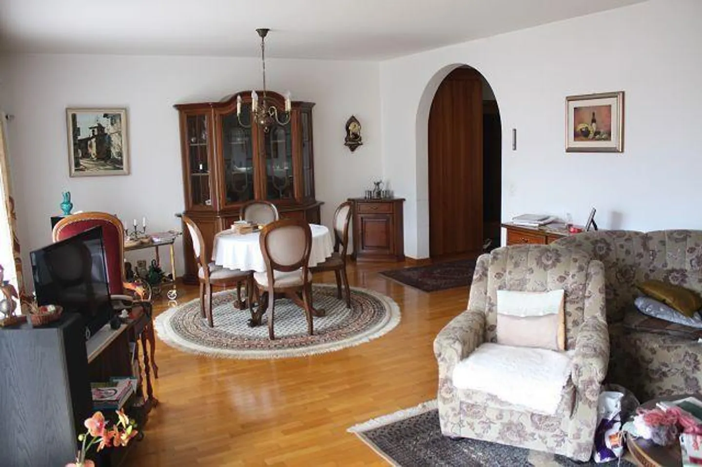 «3 1/2-Zimmer-Wohnung mit 2 PP im 1. OG Appartamento di 3 1/2 locali con 2 PP nel primo piano» - Foto 5 von 15