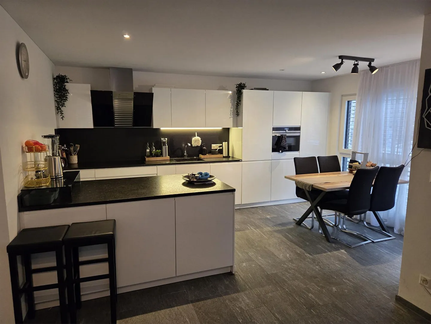 Appartement 4.5 pièces à louer à Felsberg - Photo 1 sur 11