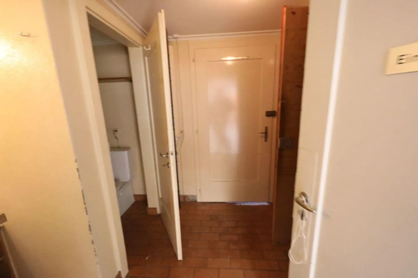 Grosses Ladenlokal für Gewerbe im Erdgeschoss - Foto 12 von 17