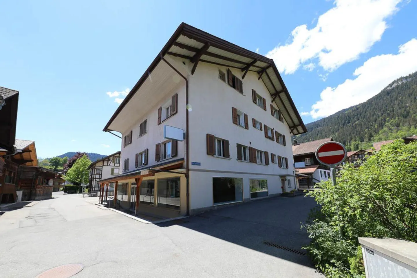Grosses Ladenlokal für Gewerbe im Erdgeschoss - Foto 16 von 17