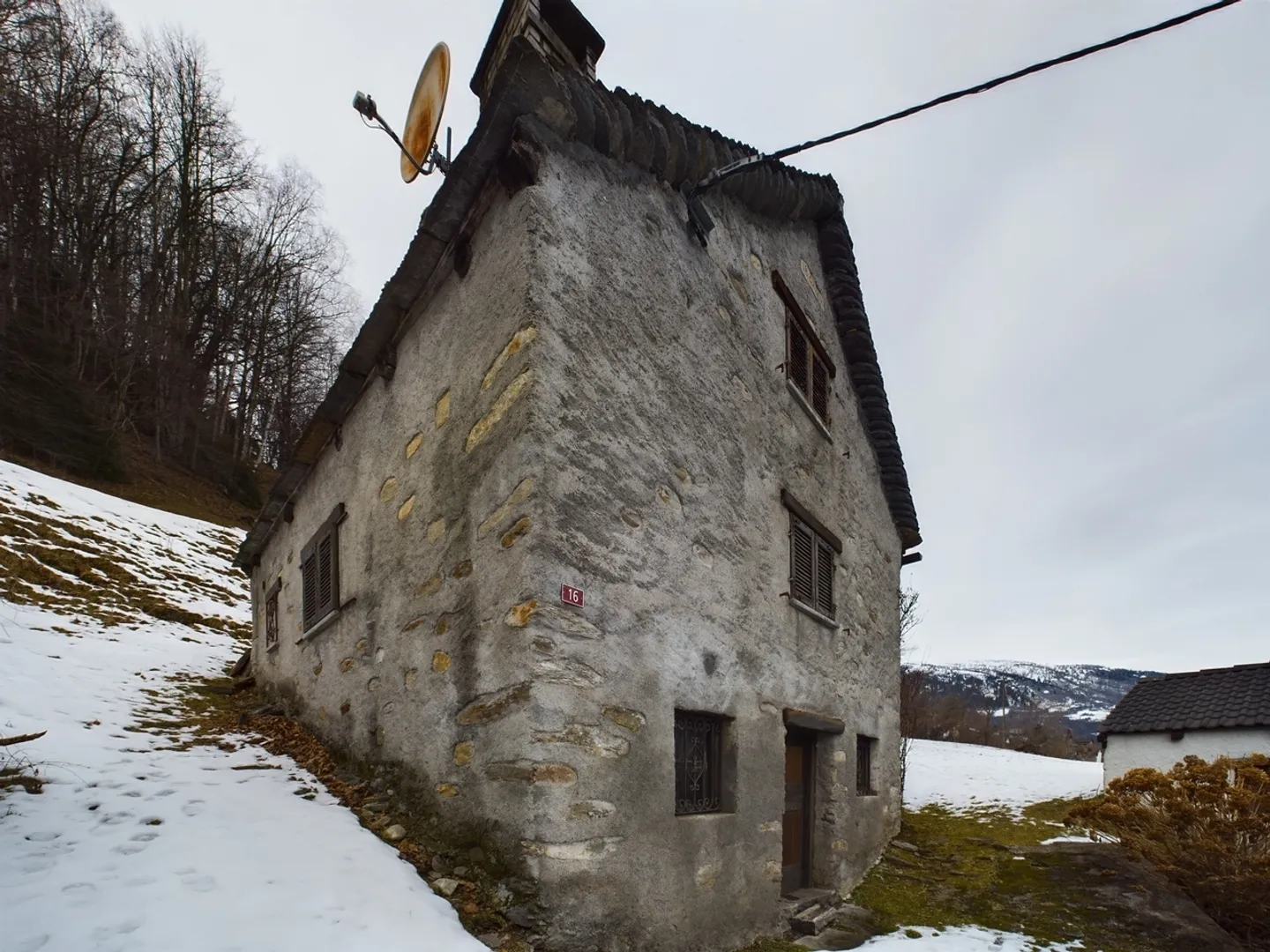 Terrain constructible avec rustique dans la belle vallée de Blenio - Photo 4 sur 7