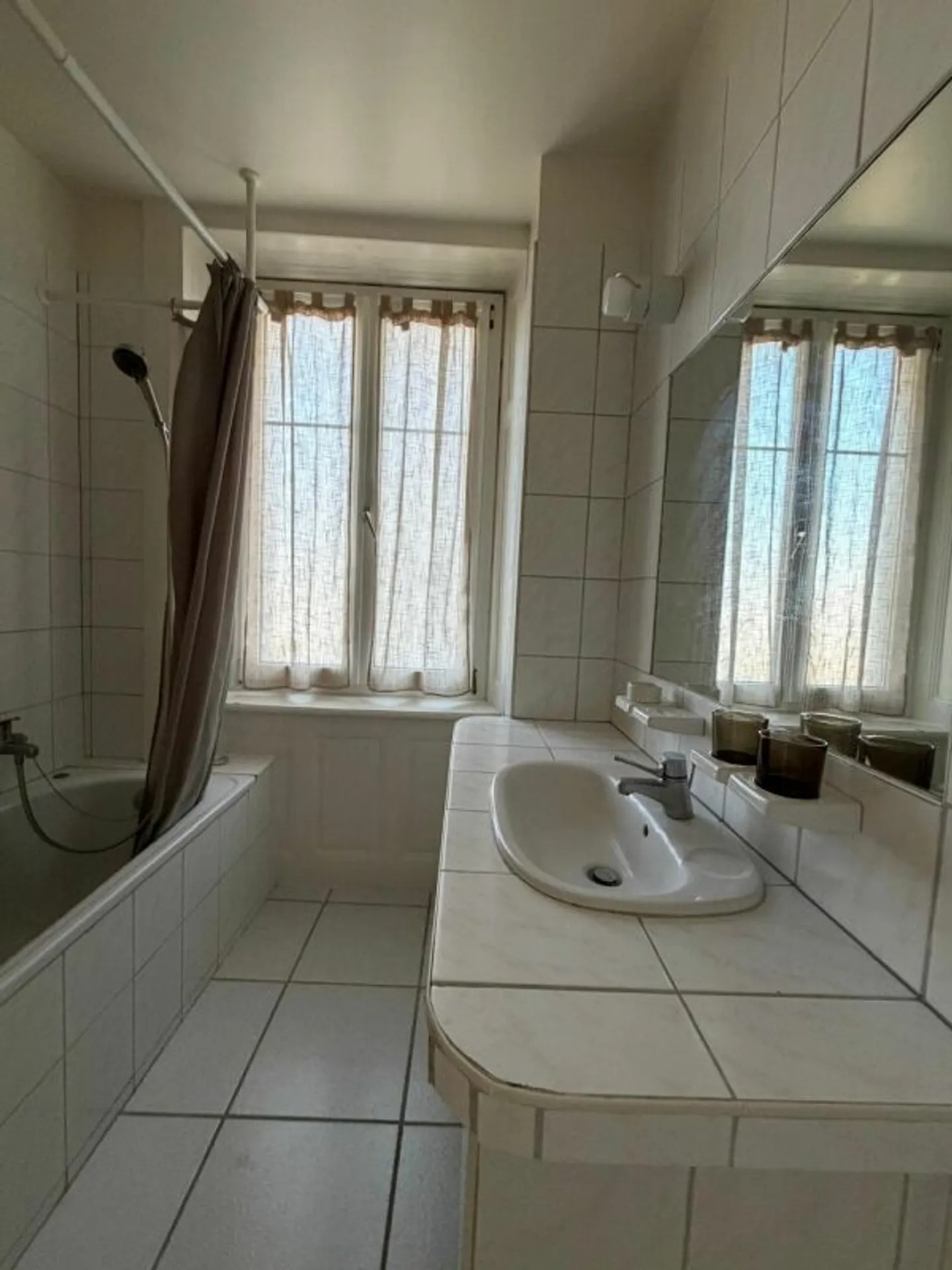 Charming apartment with 3.5 rooms on the 2nd floor - Rue Jacob-Brandt 6, La Chaux-de-Fonds - Photo 4 of 9