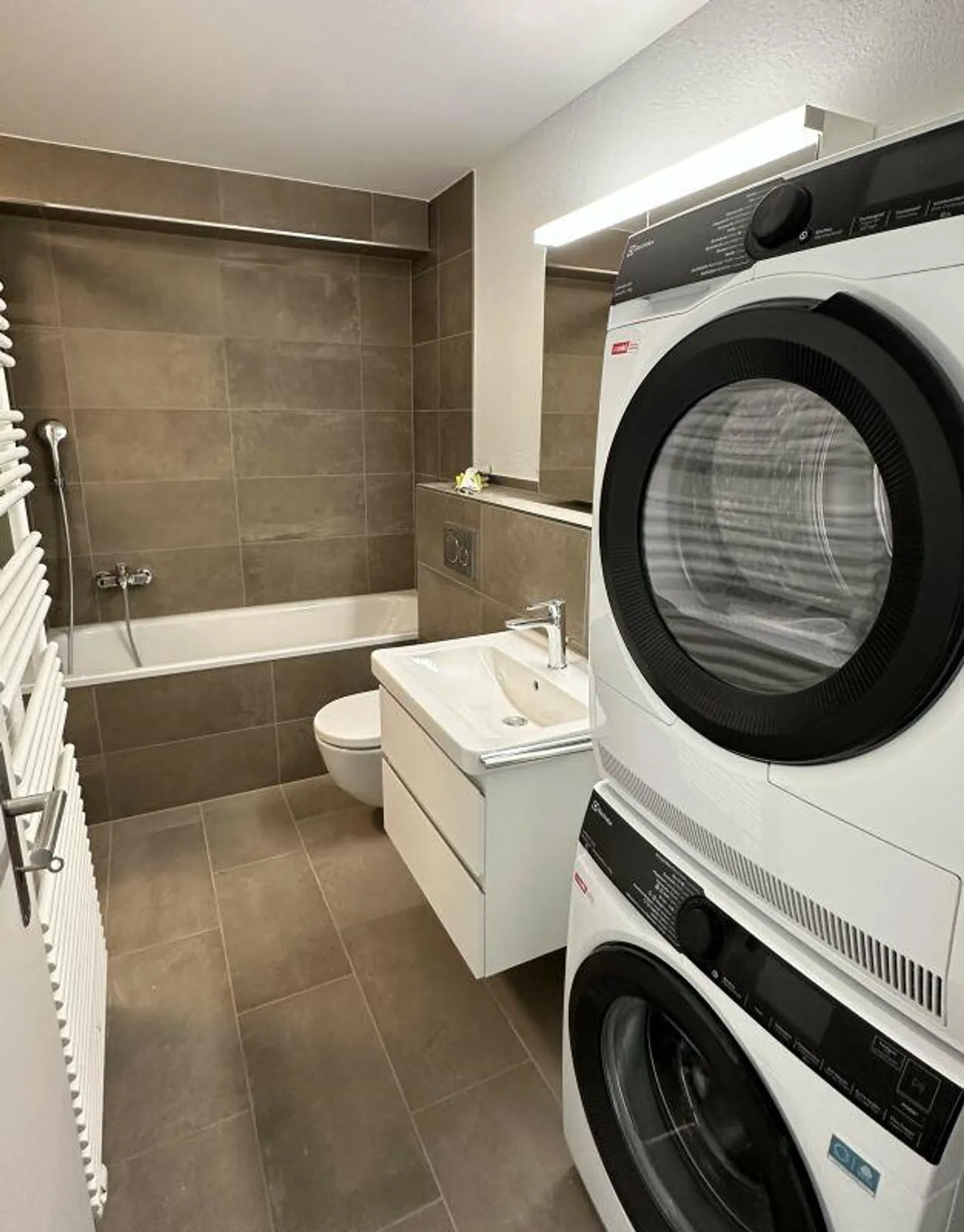 First rental after complete renovation - Photo 5 of 8