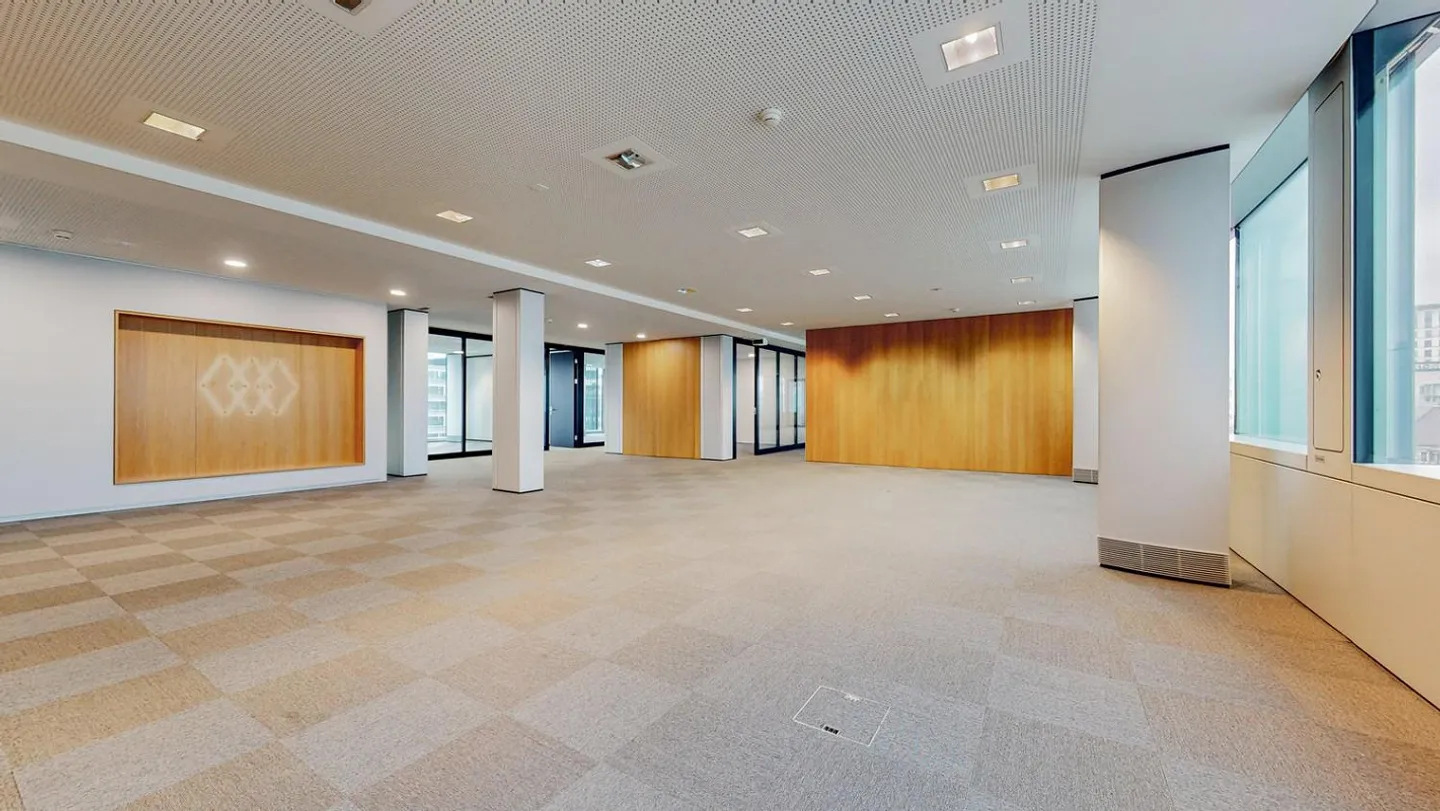Ready-to-Move-In Offices - Photo 2 of 5