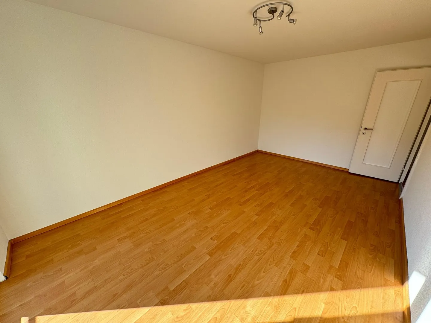 Gemütliche 3-Zimmer-Wohnung mit Balkon in Münchenstein - Foto 3 von 11