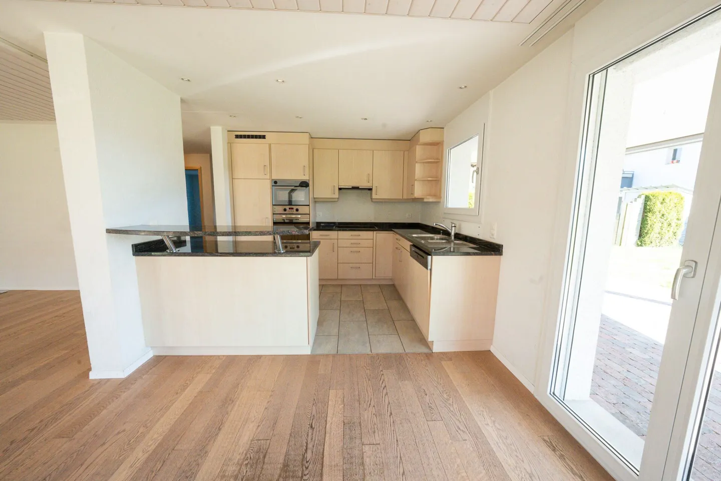 4 1/2 Room Ground Floor Apartment - Photo 4 of 23