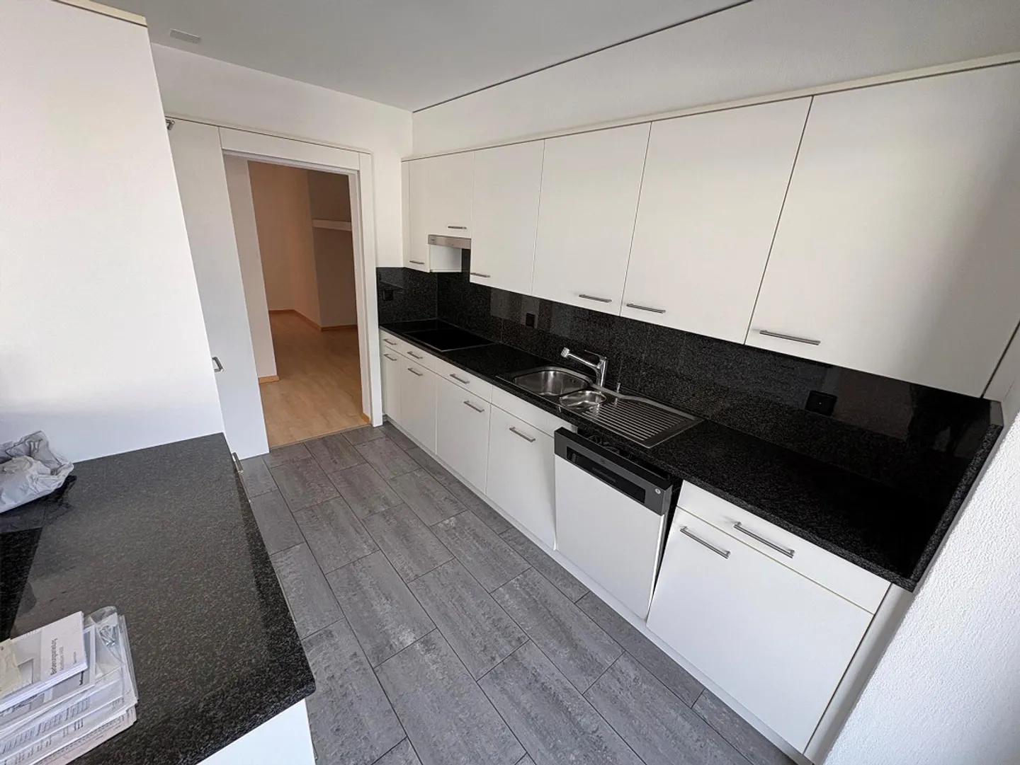 Central 3.5 Room Apartment in Sunny Location - Photo 6 of 18