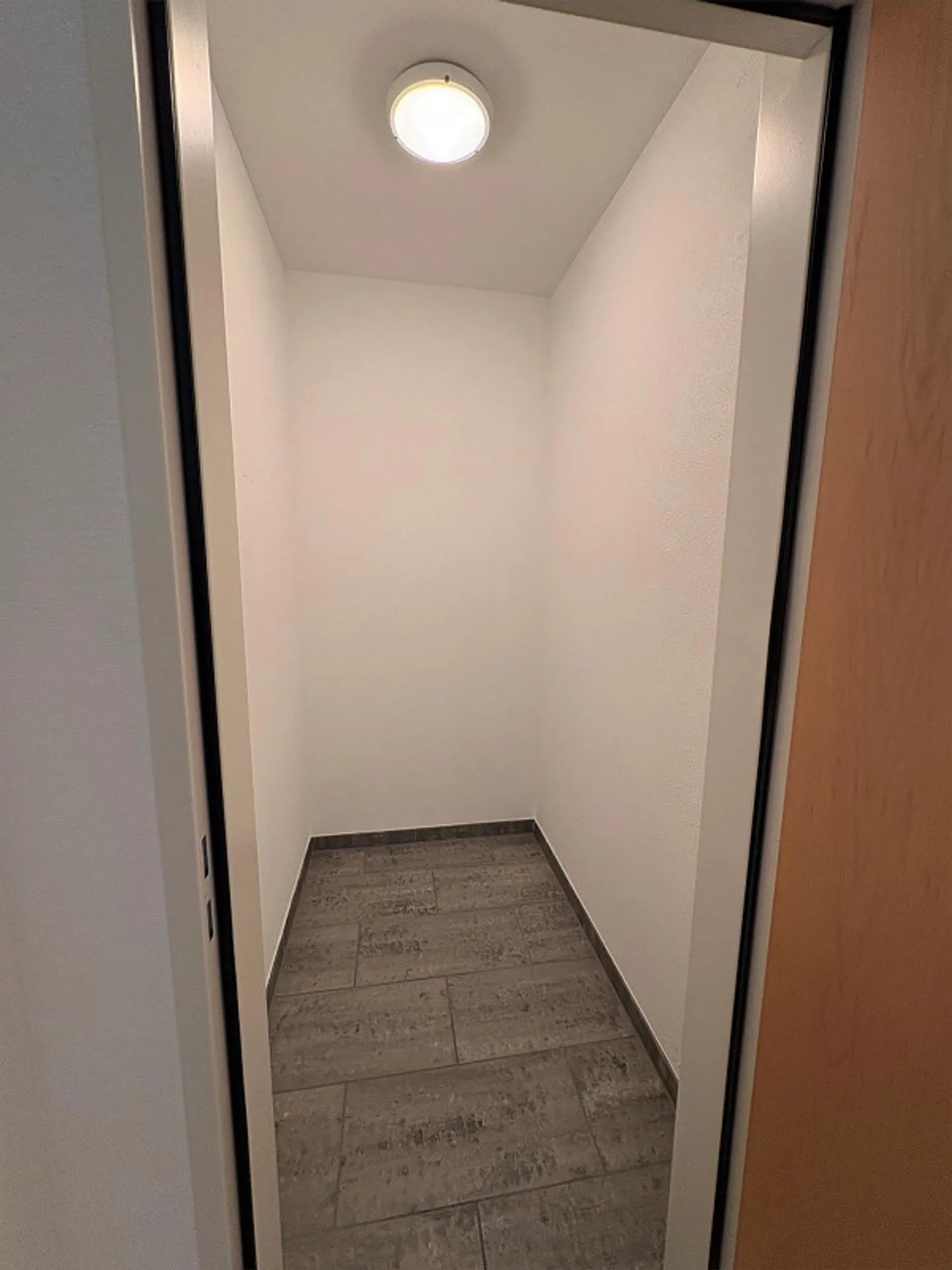 Central 3.5 Room Apartment in Sunny Location - Photo 14 of 18