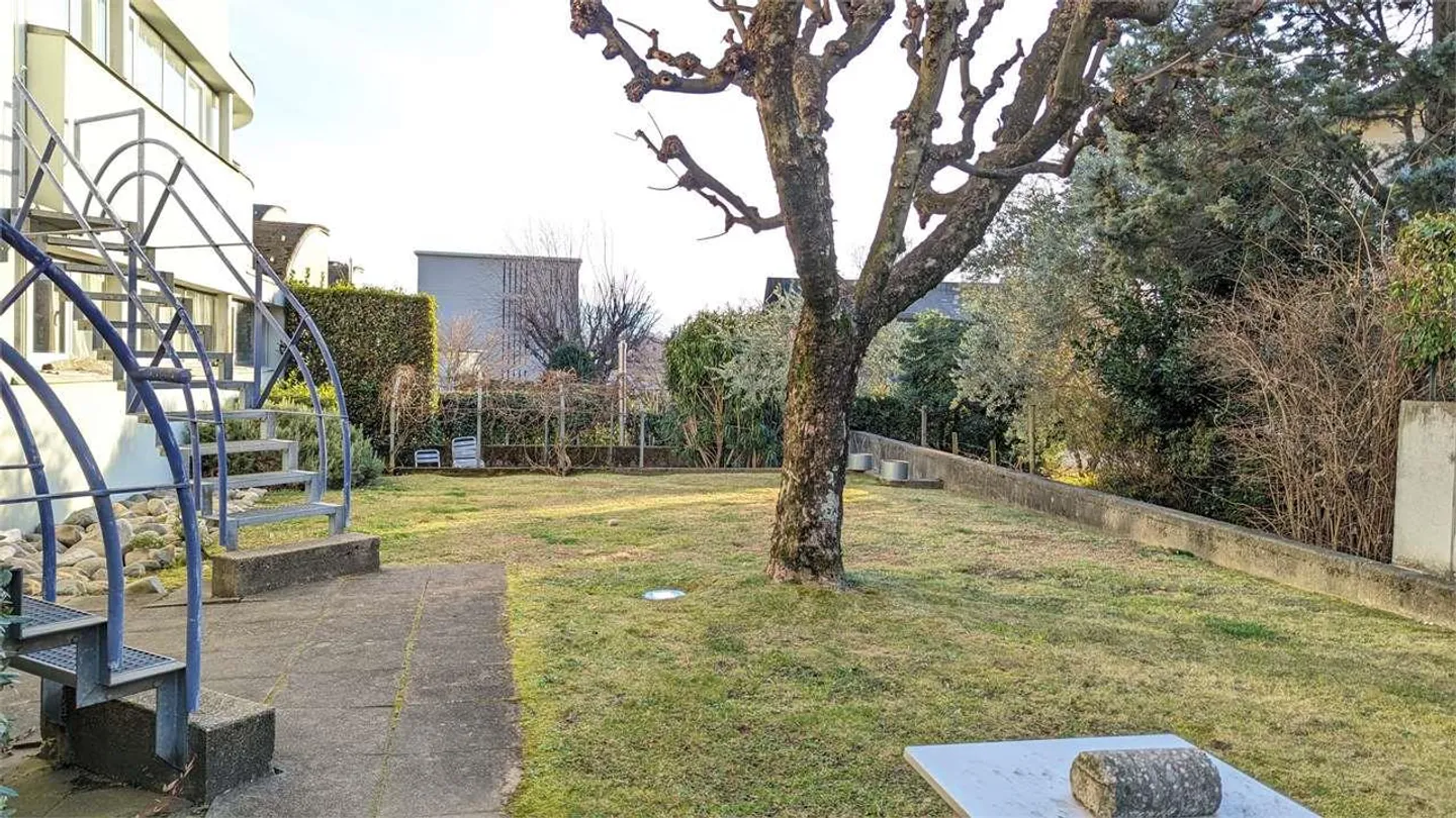 Lugano, lumineux 3,5 avec jardin commun - Photo 7 sur 7