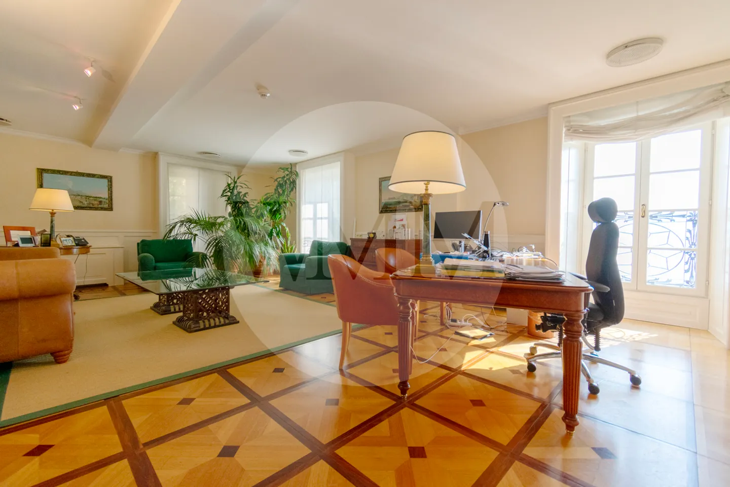Prestigeträchtige Büros mit Seeblick in historischem Gebäude - Foto 3 von 11