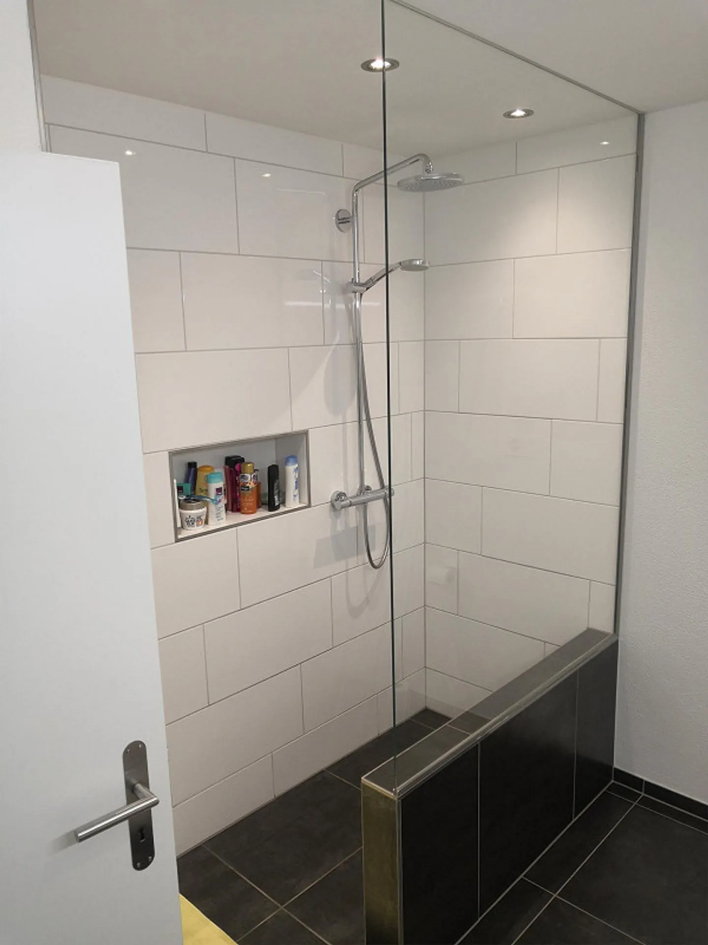 Appartamento da sogno di 2,5 stanze con vista lago e vista sul verde - Foto 7 di 18