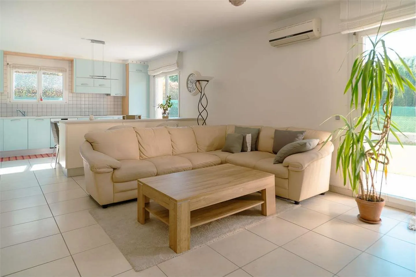 Casa unifamiliare con giardino privato a Vacallo - Foto 9 di 13