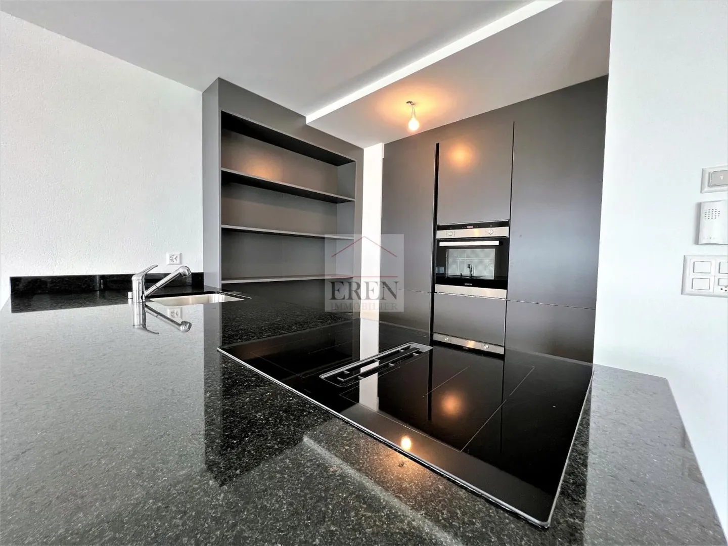 Spacious 4.5-room penthouse, recent and modern, 150 m2 southwest with quality finishes in the center of Fully - Photo 4 of 13