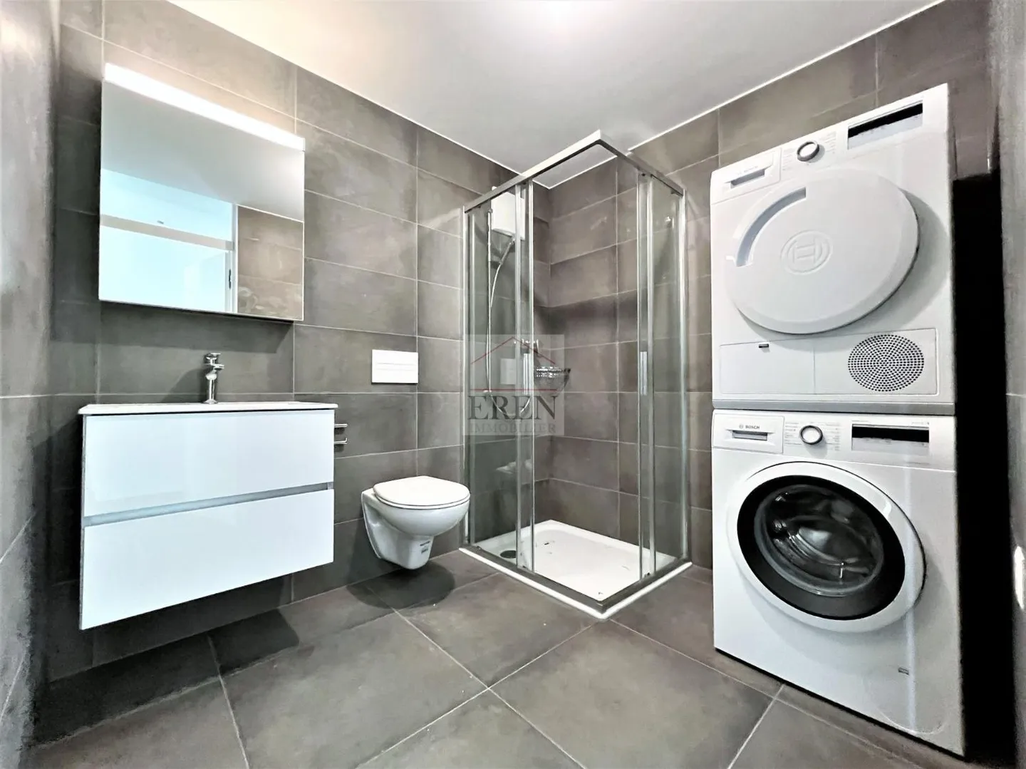 Spacious 4.5-room penthouse, recent and modern, 150 m2 southwest with quality finishes in the center of Fully - Photo 11 of 13